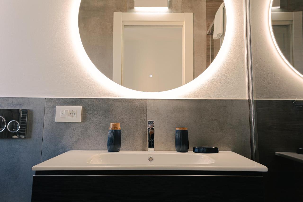 Verona Centre Suite - Royal Welcome Экстерьер фото