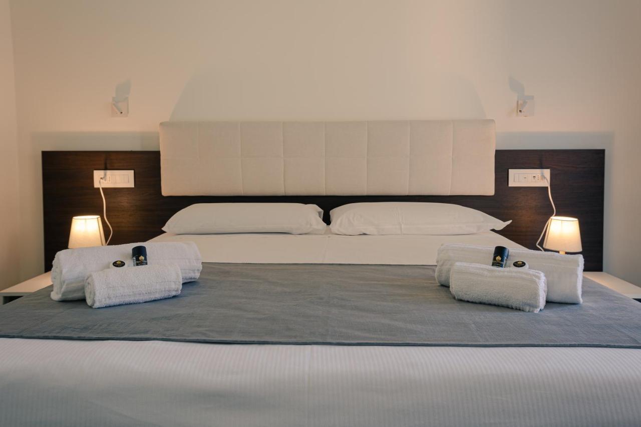 Verona Centre Suite - Royal Welcome Экстерьер фото
